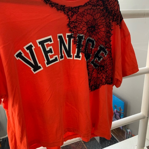 Current Elliott large orange blk lace Venice tee - Picture 2 of 4